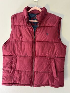 U.S. Polo Assn. Men's Wine Red Quilted Puffer Vest
